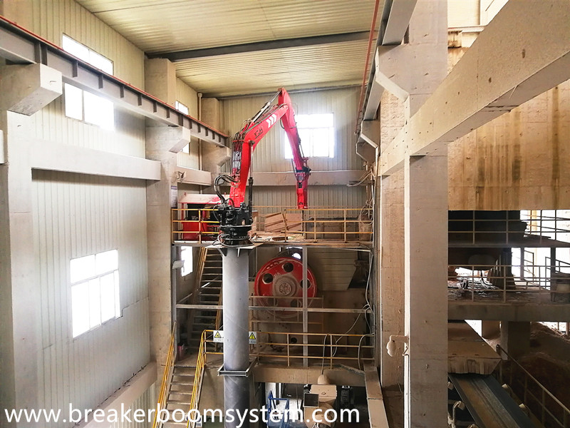 На бункере щековой дробилки была установлена ​​система штанговых штанговых отбойников