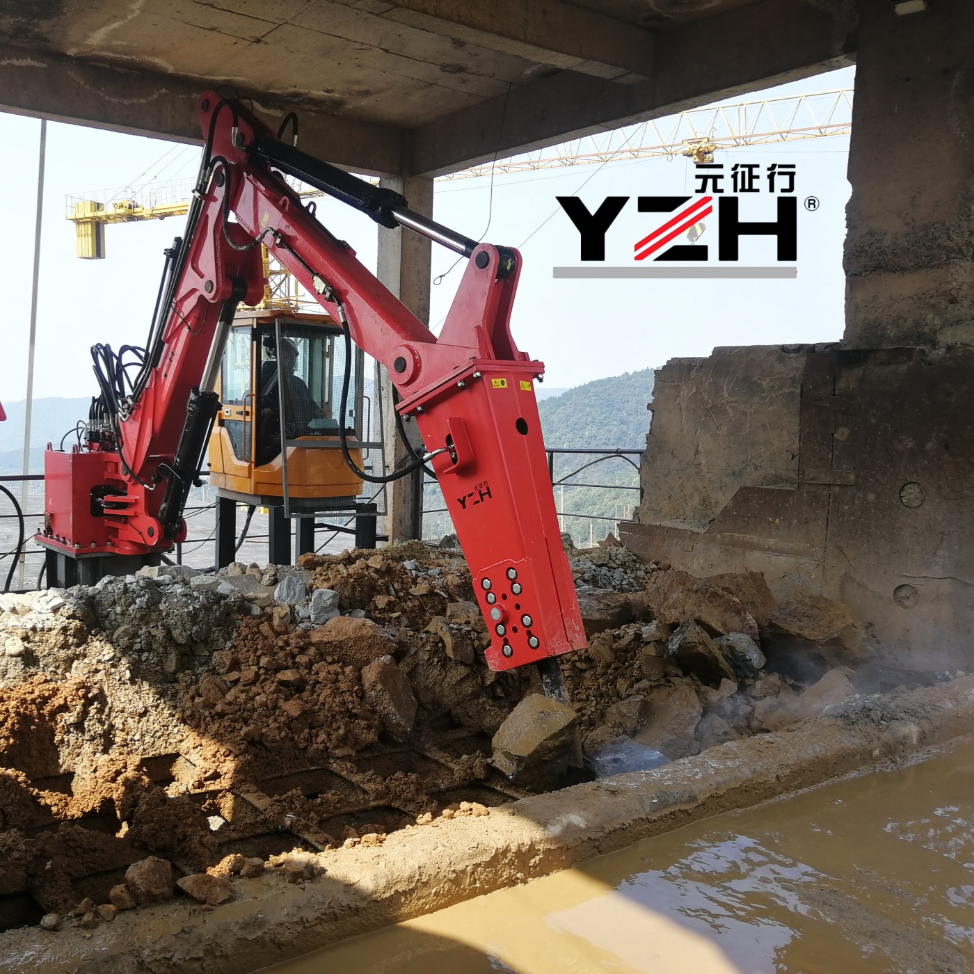 Статический пьедестальный бум