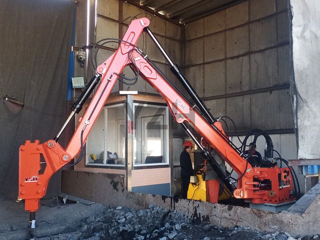 Фиксированный пьедестальный бум