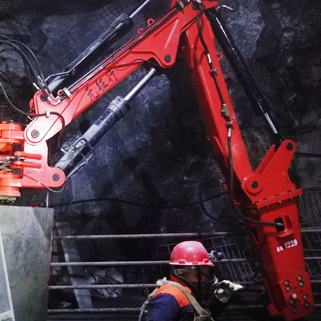 Пьедестал Бум -разрывы