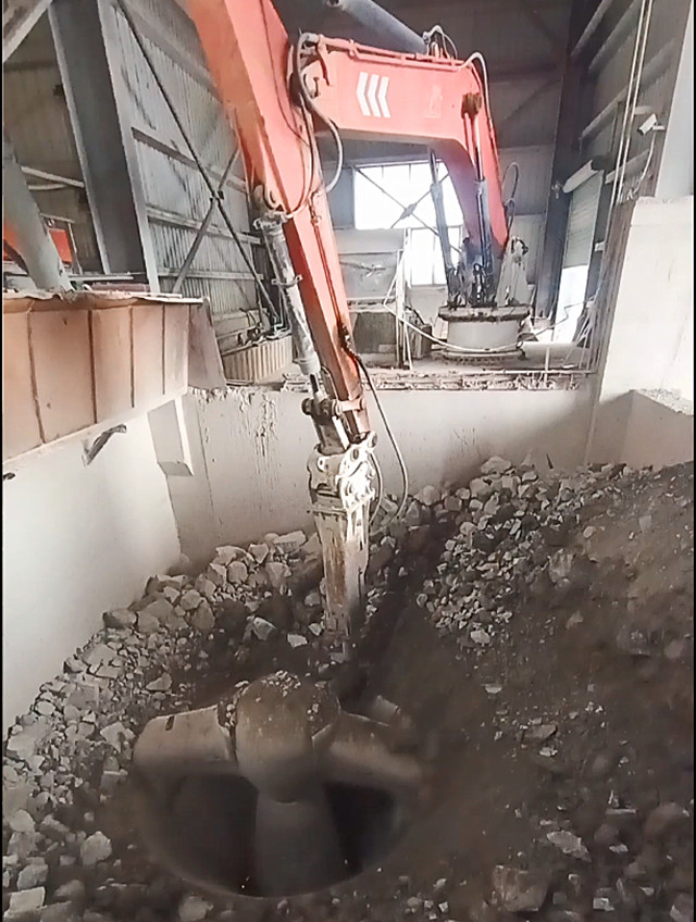 Система Breaker Boom