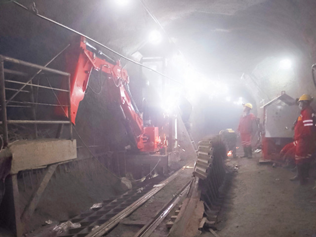 Пьедестал Boom Rockbreakers.